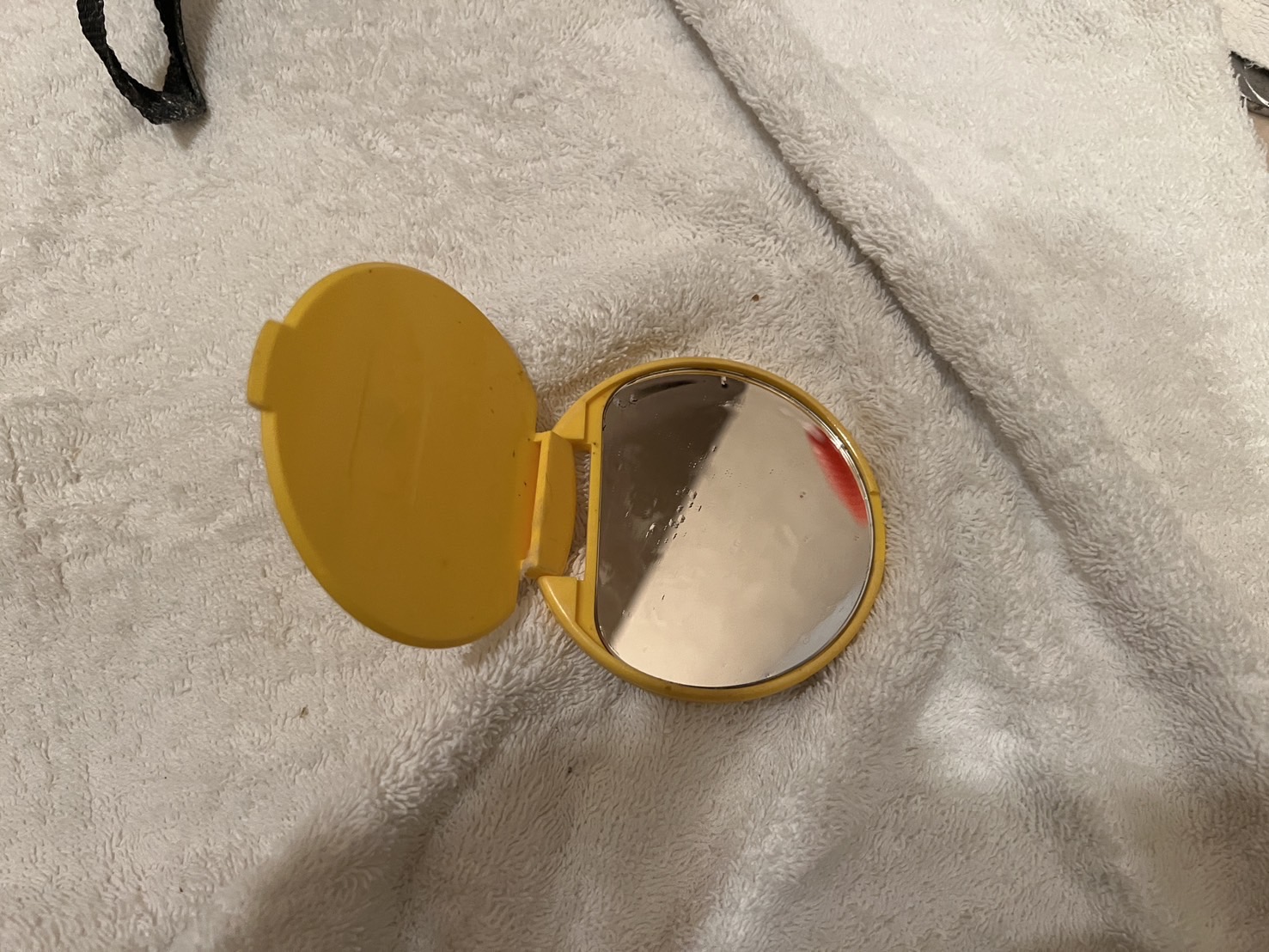 取り出した手鏡（2）｜トイレ修理・異物除去の実例